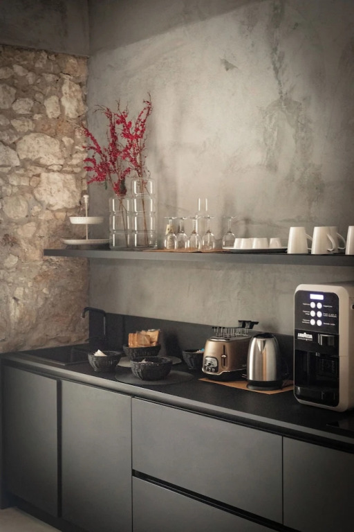 ISONZO SUITES