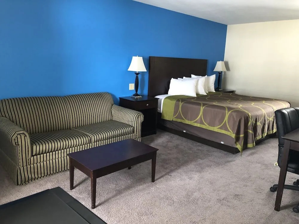 Amerivu Inn & Suites