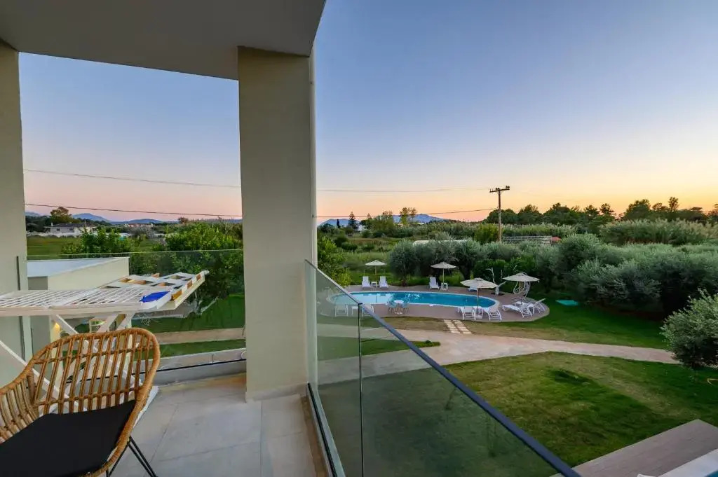 Alonaki Resort