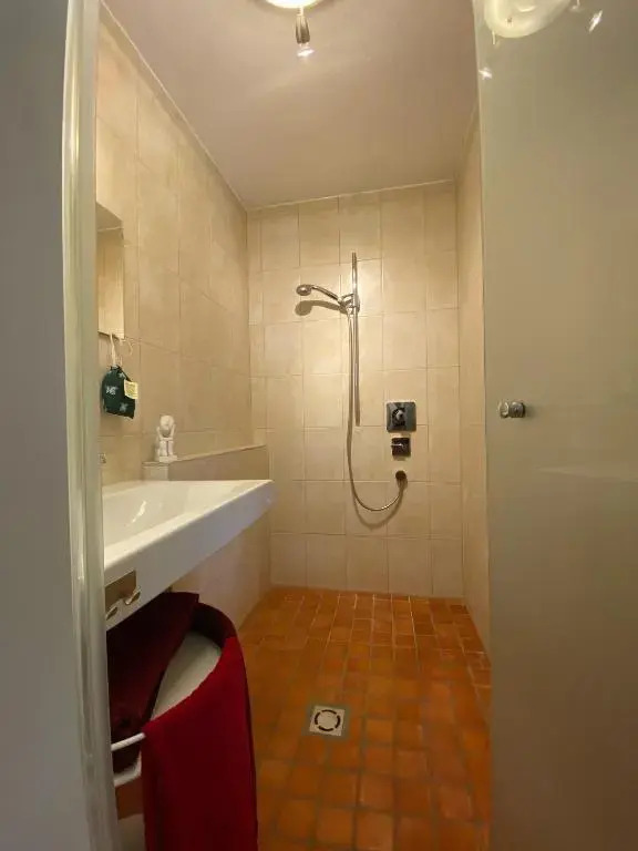 Modernes Alpenapartment mit Sauna Wintergarten und Pool