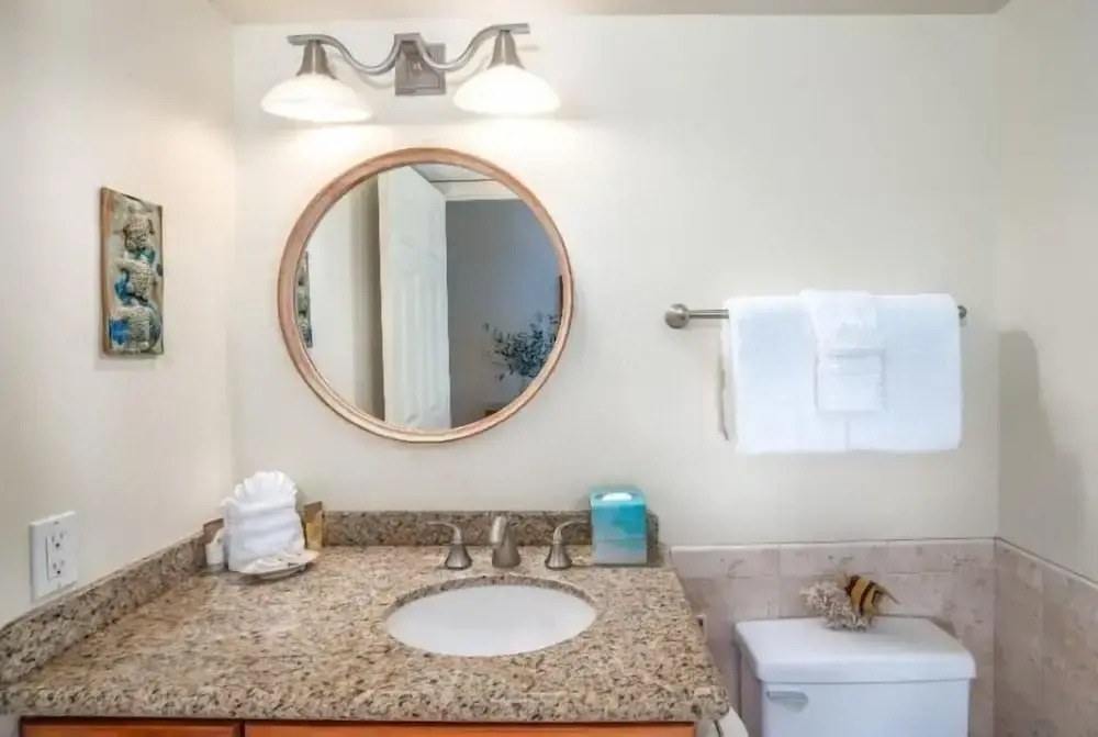 Kihei Surfside, #304 1 Bedroom Condo by RedAwning
