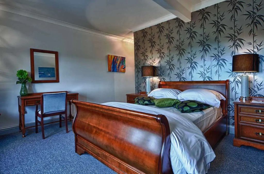 Cricklade House Hotel, Sure Hotel Collection by Best Western