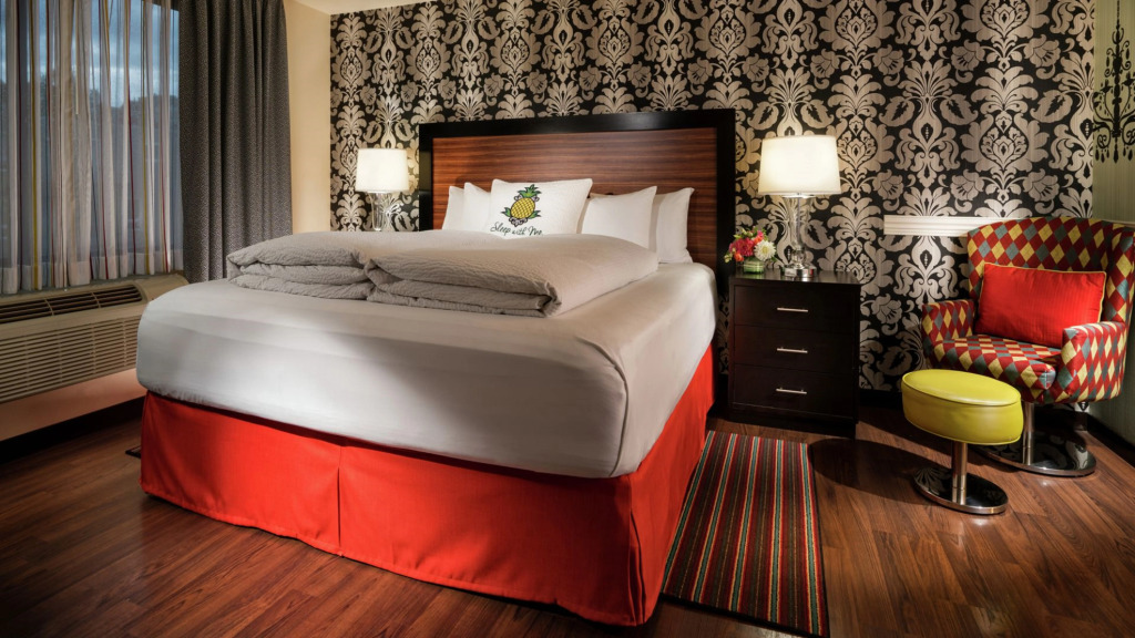 Staypineapple, The Maxwell Hotel, Seattle Center Seattle