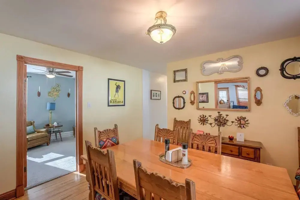 Pet Friendly 1900 Classic 3 Bedroom Value