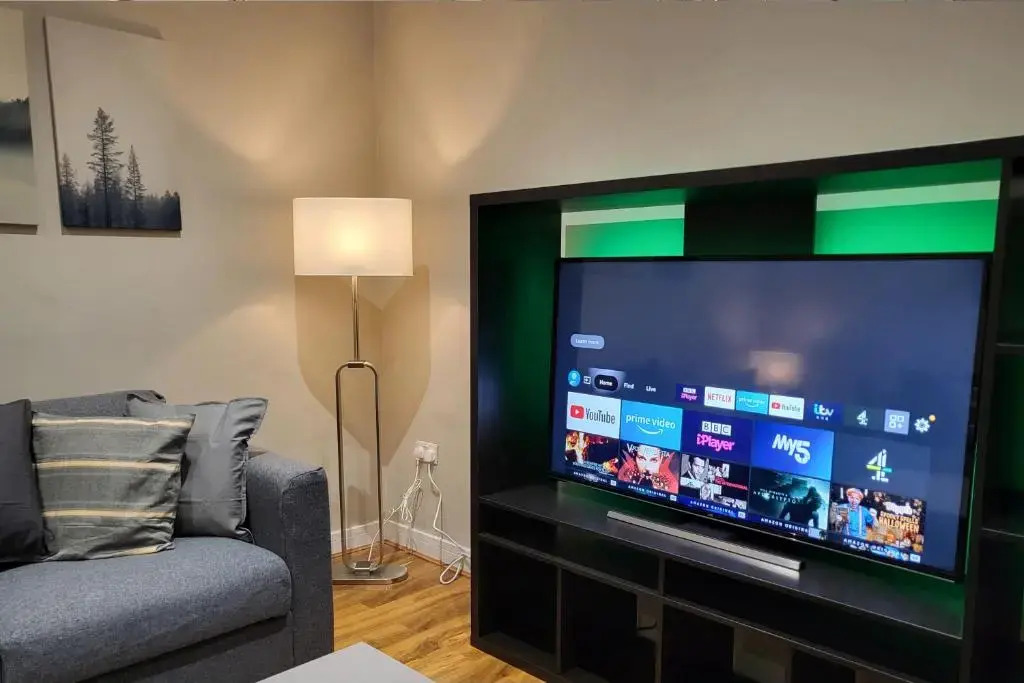 Kepler Residence Modern 4 Bedroom Property 1 mile from Leeds Centre
