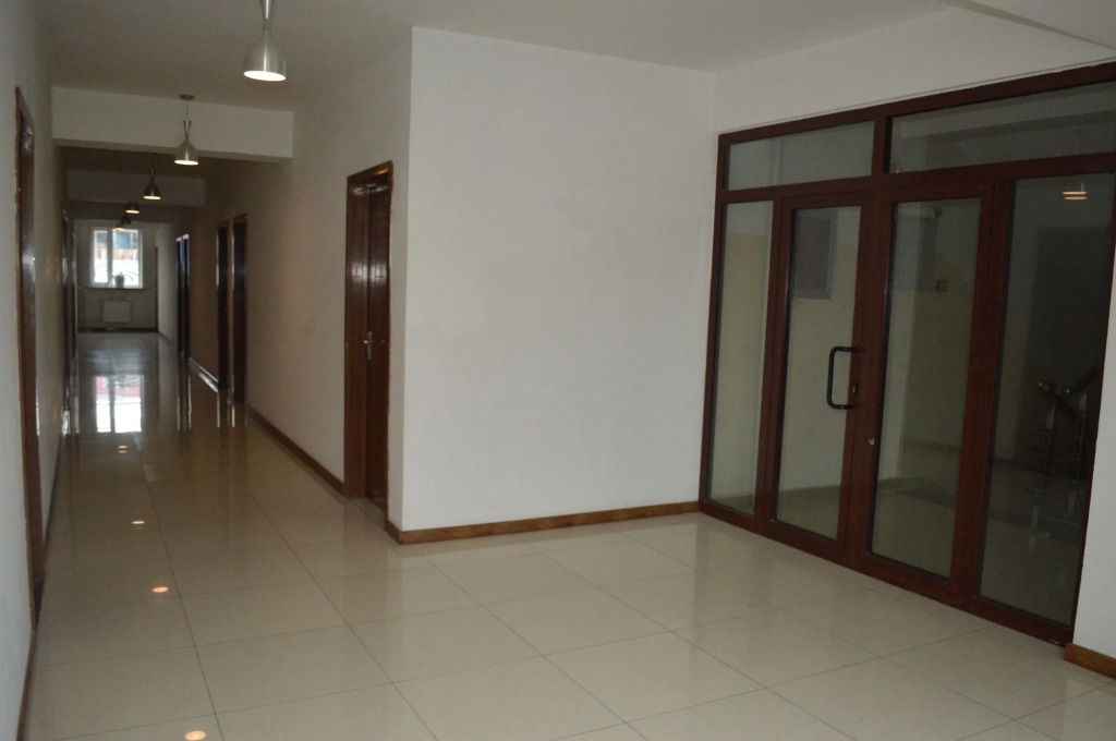 Land Hotel