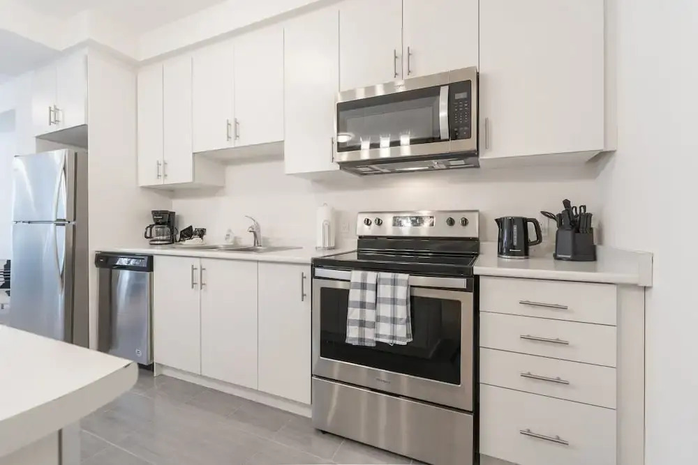 Extravagant Brand New Town House