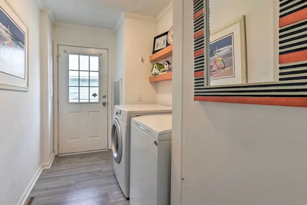 Patio & Gas Grill: Charming Bluffton Escape!
