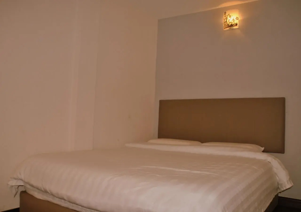 OYO 89895 Senses Budget Hotel