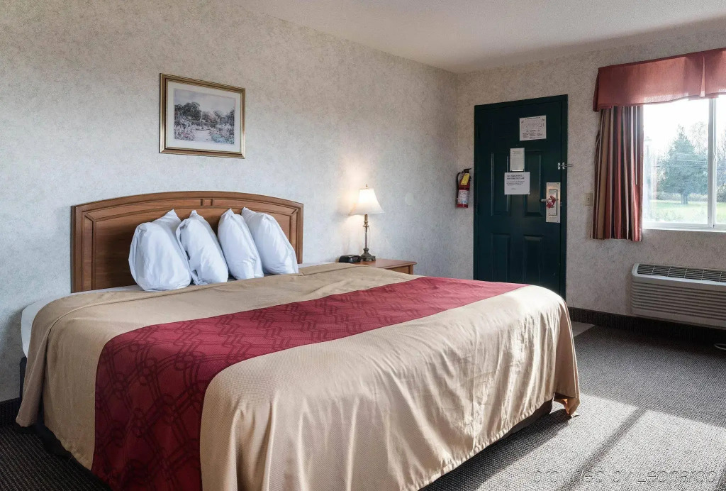 Red Carpet Inn Suites Cananda