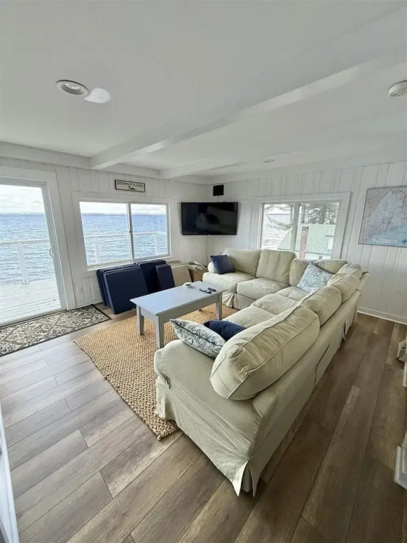 Grandview Lakefront Limit 9 4 Bedroom Home