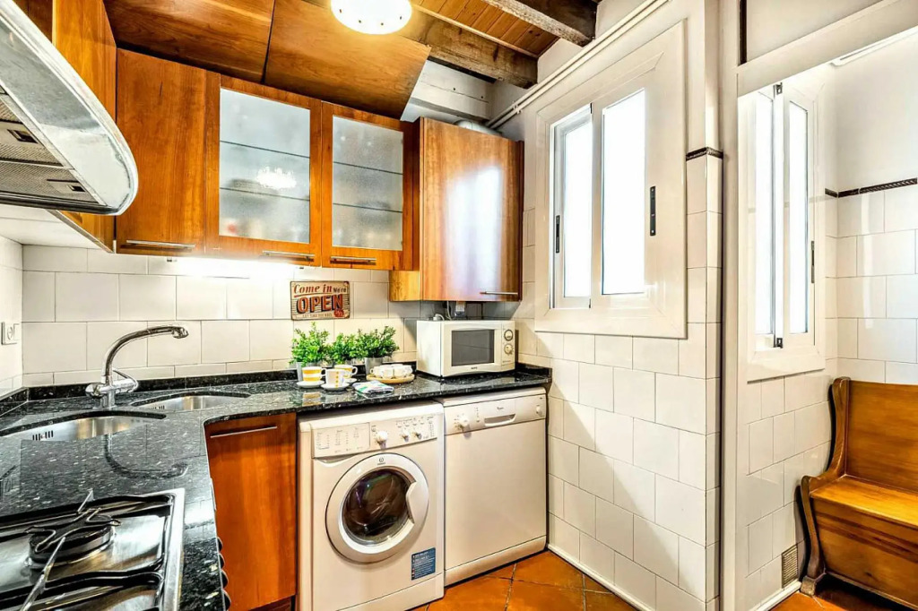 Lovely penthouse 2BR in Eixample - ArtBlue