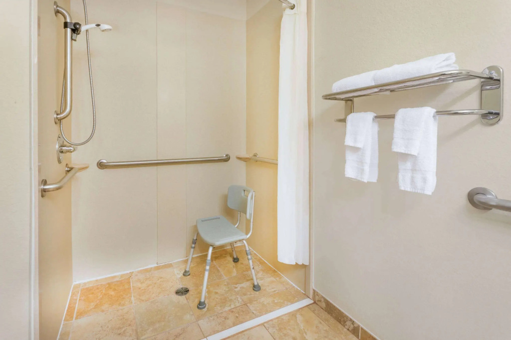 Days Inn by Wyndham Semmes Mobile