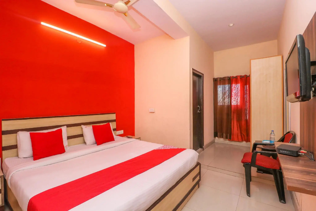 OYO 9927 Hotel Prakash INN
