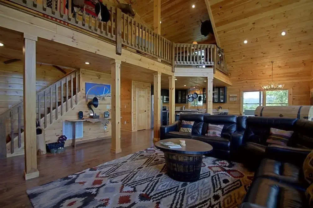 Imani's Cabin - 3 Br Cabin