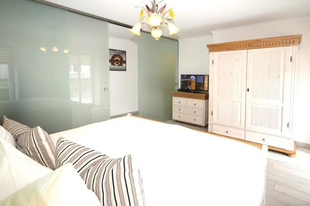 Villa Löwenstein - Wohnung 3 / 9838