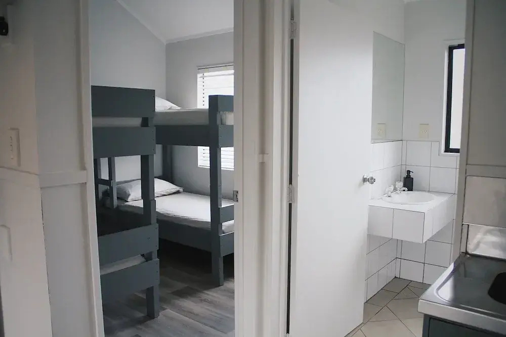 Hugo & Carters Backpackers & Motel