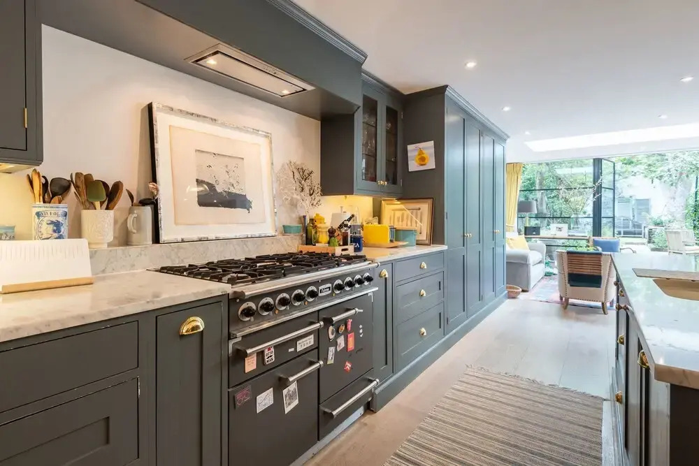 Comforting Clapham Home By The Overground Station