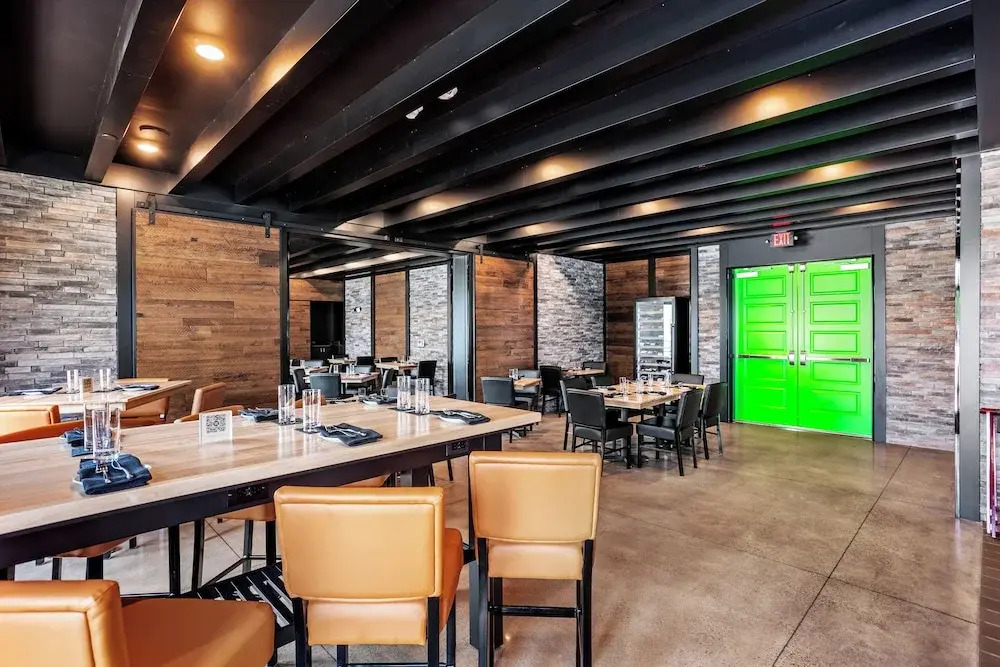 Cobblestone Hotel & Suites - Waukesha