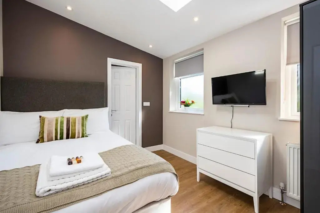South Woodford 2 Bed En-Suite House