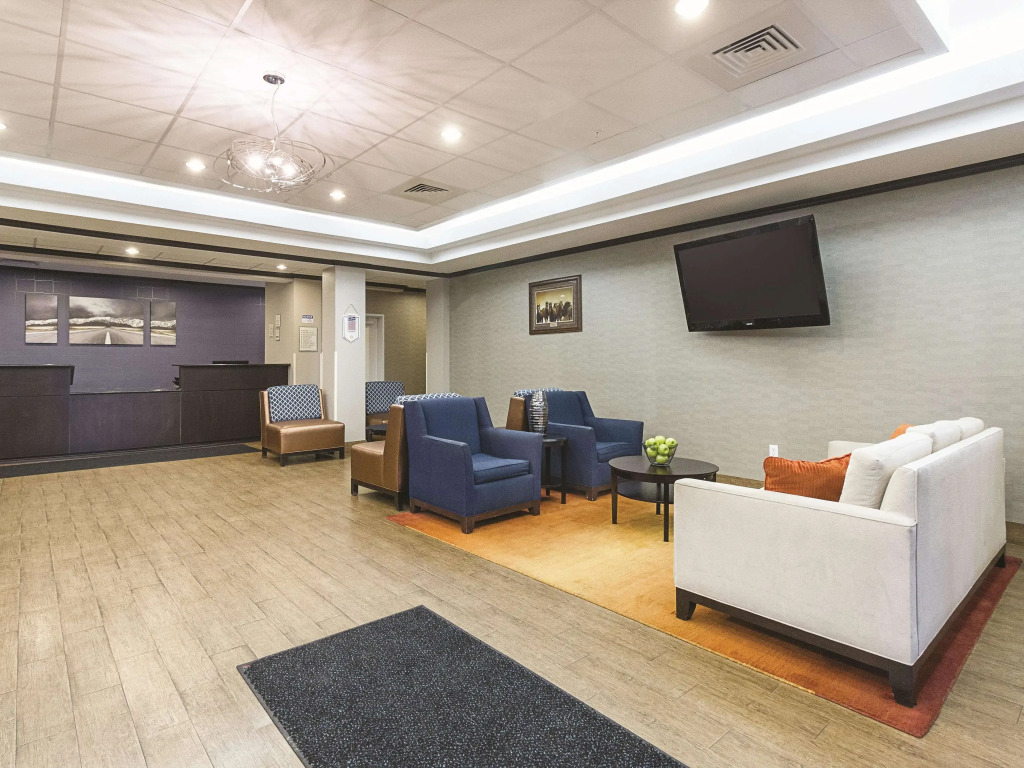 La Quinta Inn & Suites Casino and Bar by Wyndham Glendive