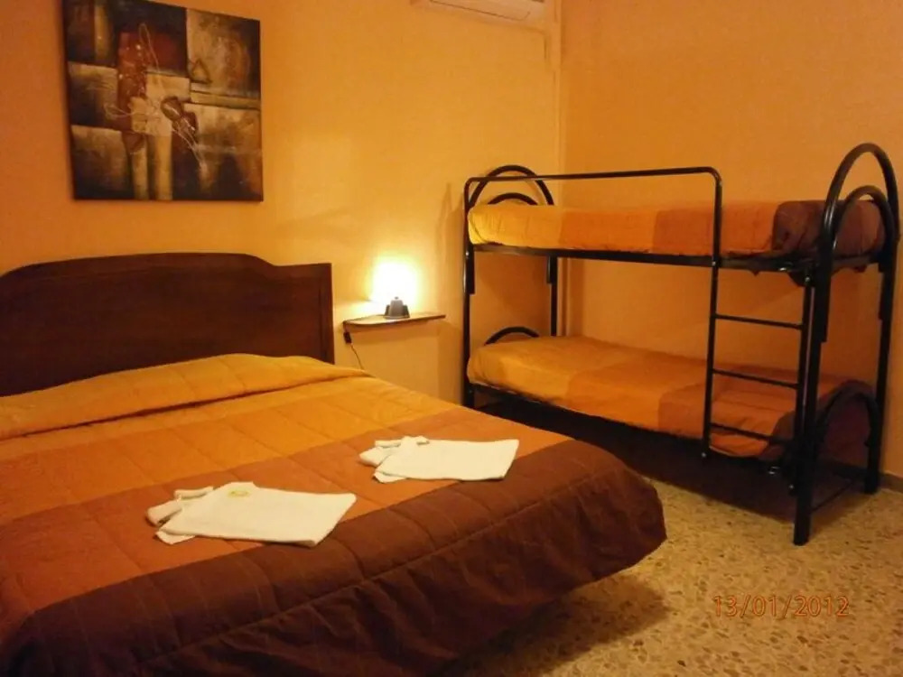 Airport Pisa Rooms - Self Economy