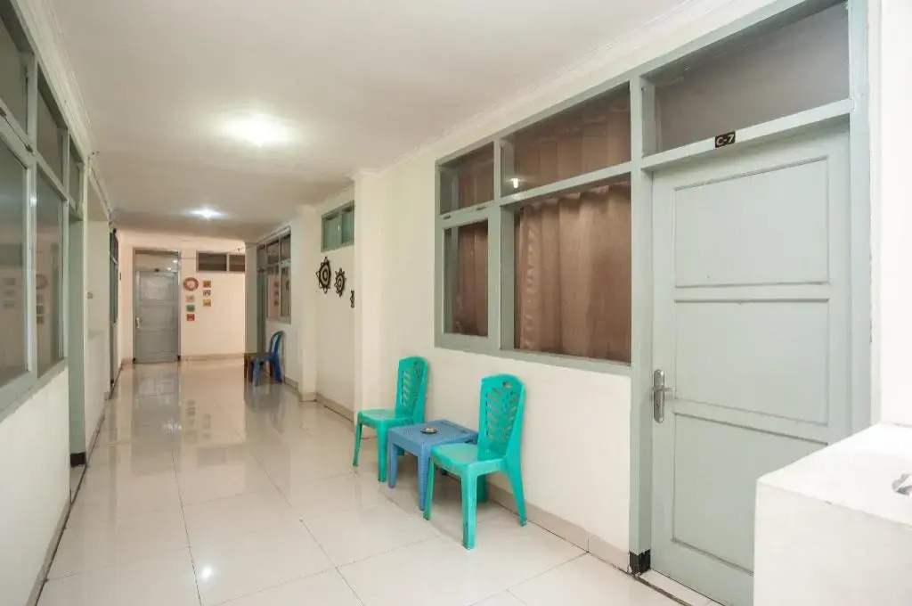 RedDoorz Plus near RS PMI Bogor