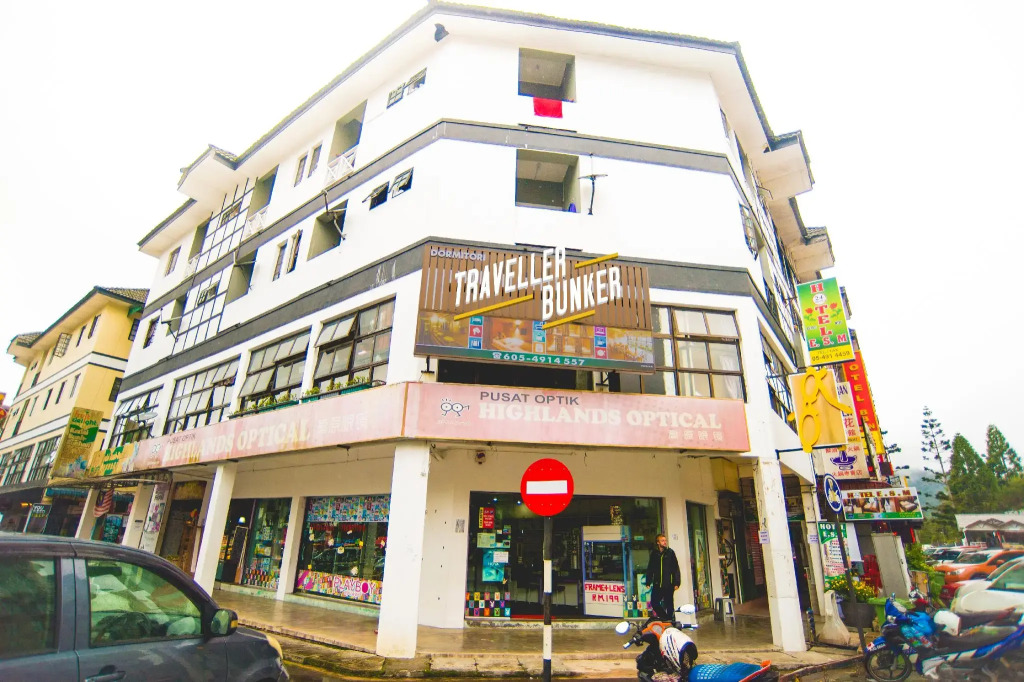 Traveller Bunker Hostel