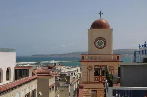 Hostel Touahine