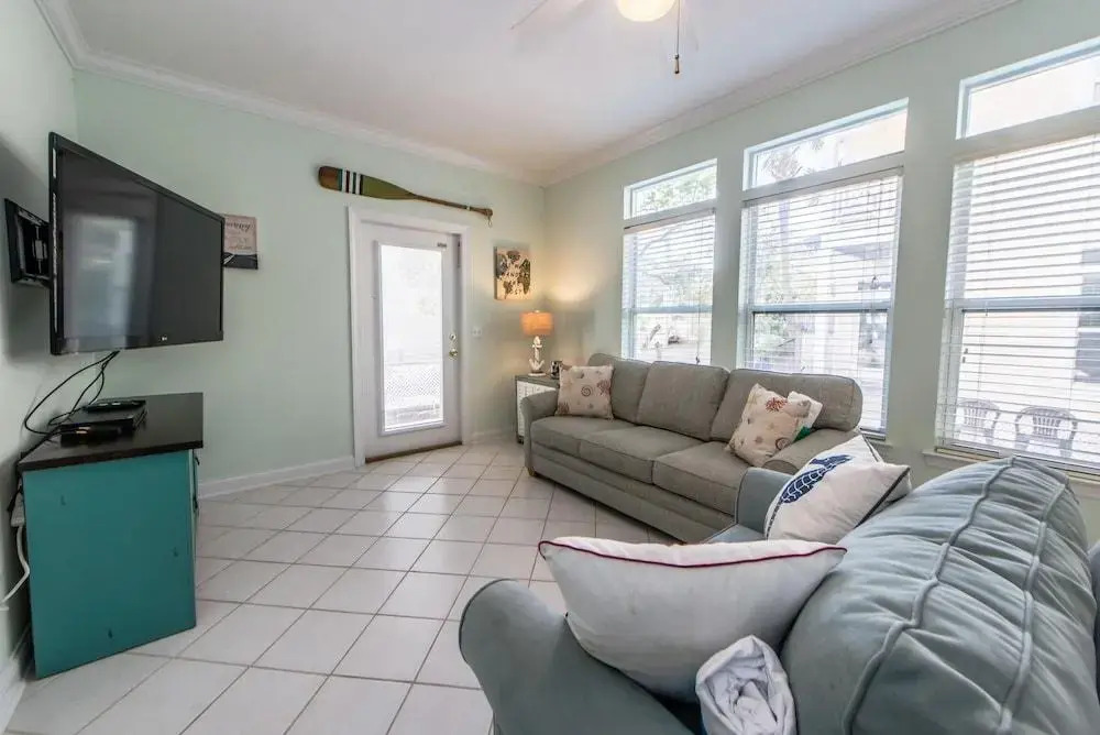 Brzee Bungalow
