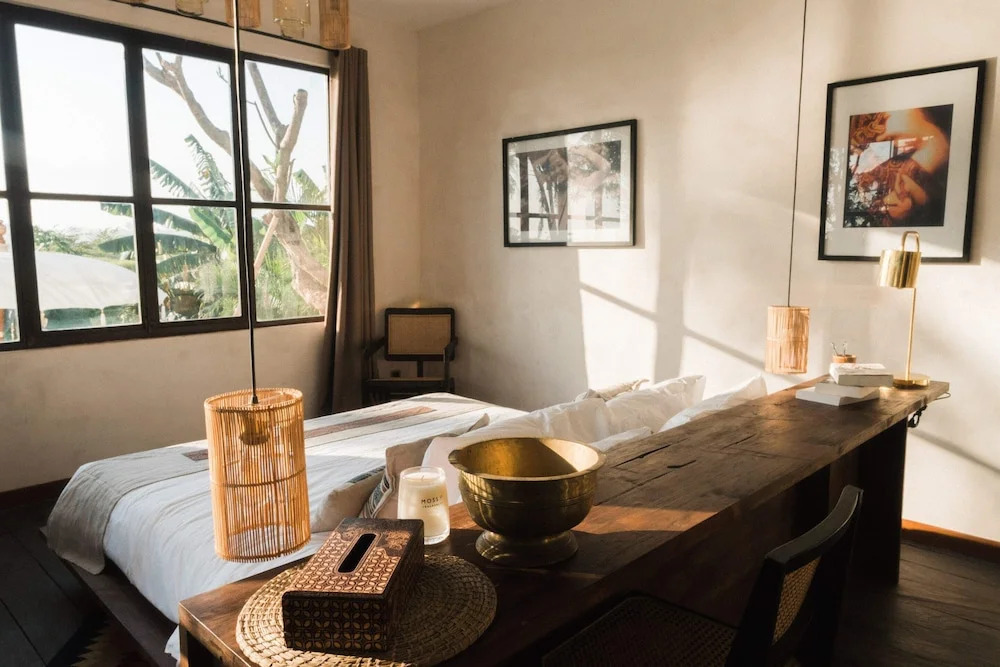 Majestic Private Villa, 6 BR, Canggu With Staff