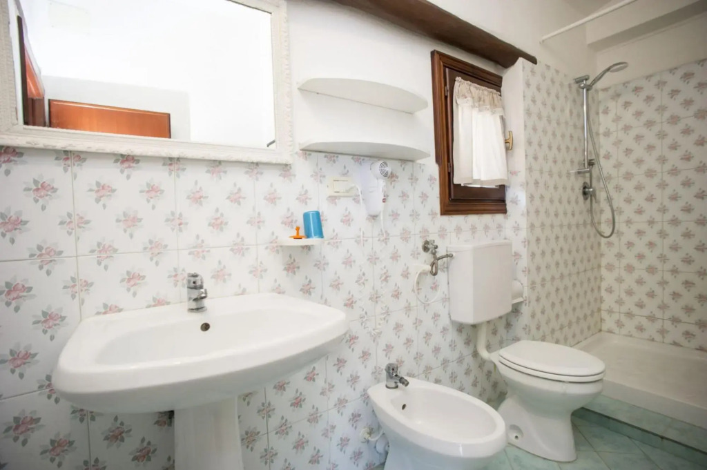 Apartment Two-room Number 4 on the seafront of Morcone-MORCONE BILO N° 4