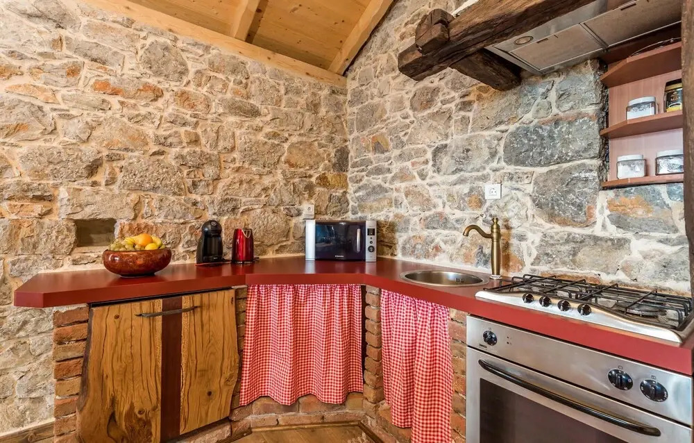 Nice Home in Veprinac with Outdoor Swimming Pool, Hot Tub & 5 Bedrooms