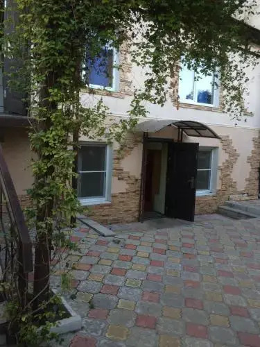 Guest House on Suvorova