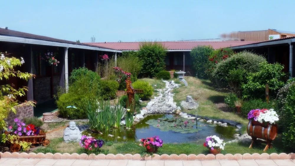 Hotel Restaurant Les Jardins DEpône