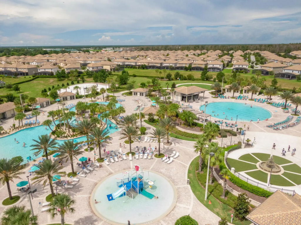 Magical Muggle Mansion Pool Spa Sleeps 23