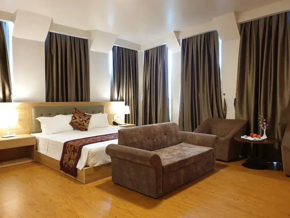 Imperial Boat Hotel