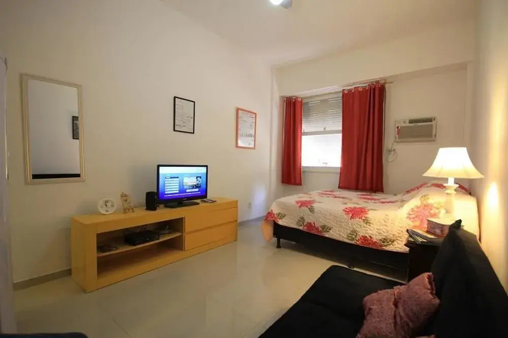 GoHouse - Apartamento Ferreira 311 - Rua Sá Ferreira, Copaca