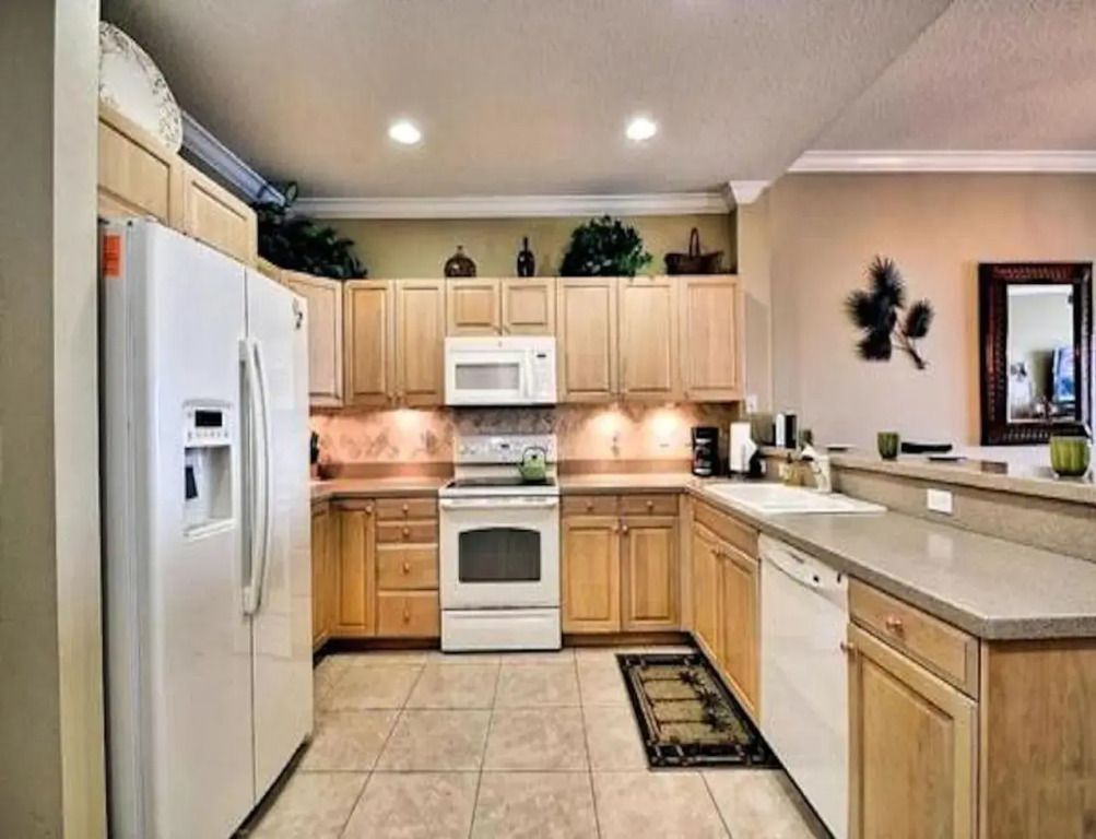 Luxury 5 Star Waterfront Condo 3 Bdr 2 Bath Pool Hot-Tub Panoramic Gulf and Intracoastal Waterway Views