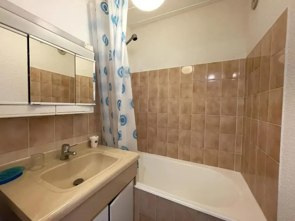 Appartement Jullouville, 1 pièce, 2 personnes - FR-1-361-10