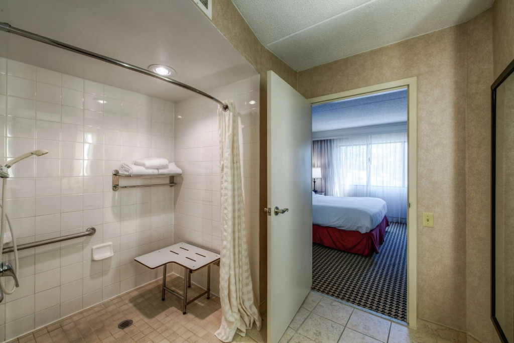 Embassy Suites by Hilton Detroit Metro Airport