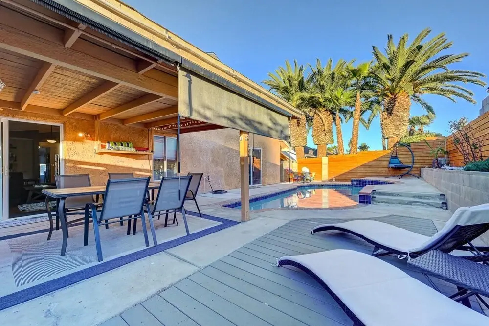 NEW Fresh Fun Heated Pool in Las Vegas 4 Bedrooms 1-story Minutes to the Las Vegas Strip Full Kitchen