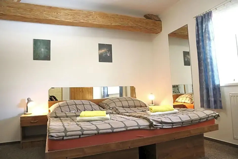 Hotel 66
