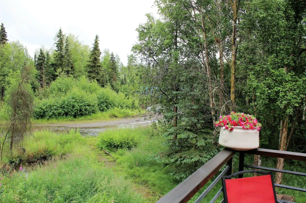 Marias Creekside B&B