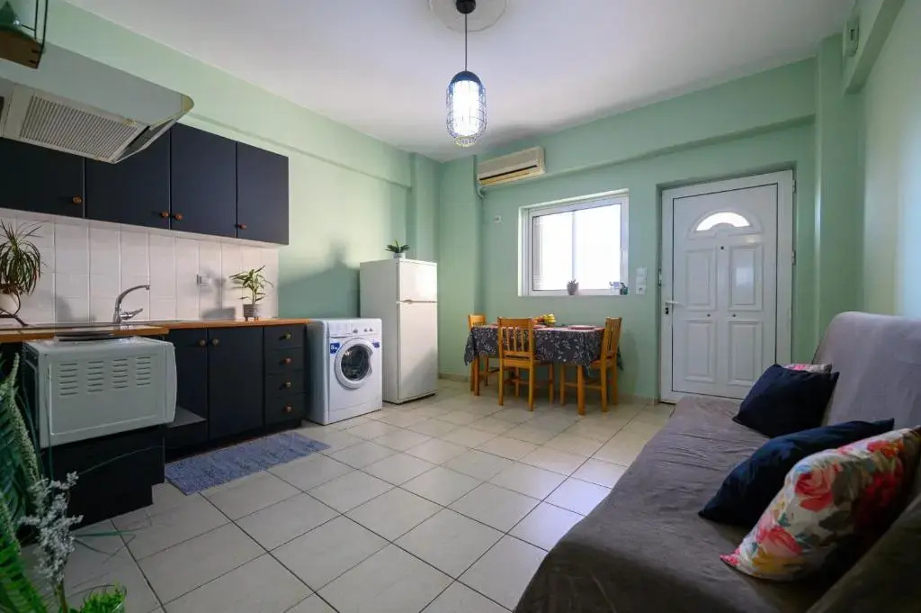 Rea Apartment " 1 minute from the beach "
