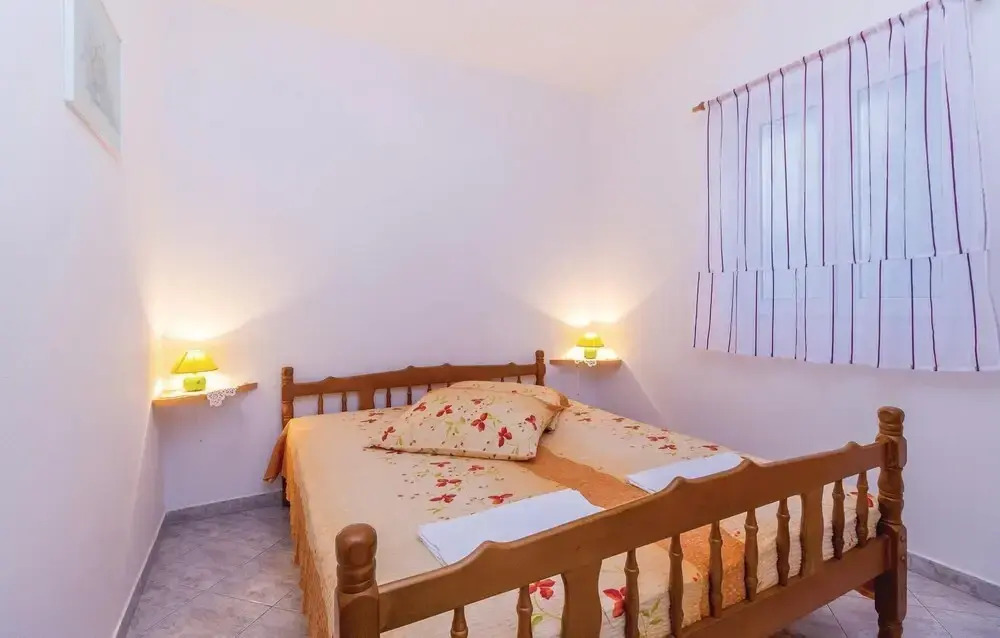 Stunning Home in Novi Vinodolski With Wifi and 4 Bedrooms