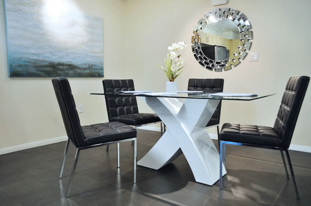 VIP Hollywood LA 5BD Walk of Fame Suite