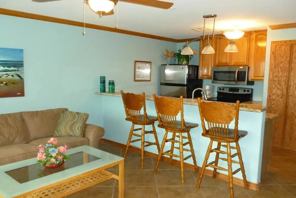 Maravilla Condos - Anchors Away