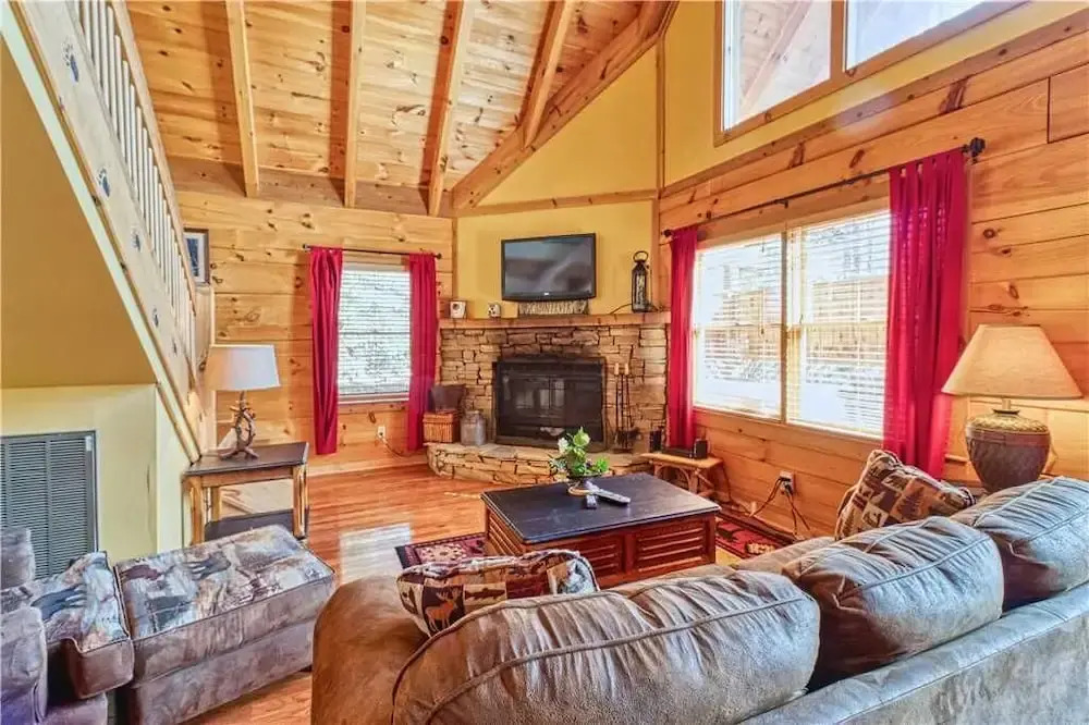 Above Ole Smokys Clouds - One Bedroom Cabin
