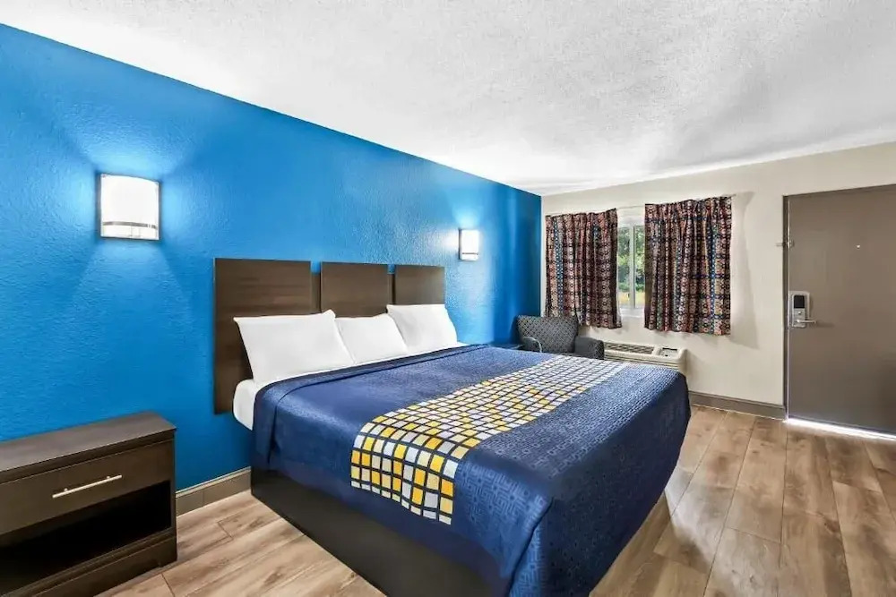 Red Carpet Inn and Suites